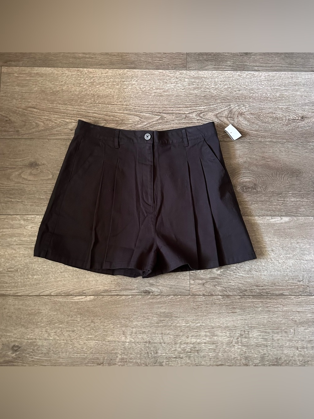 NWT ASOS Design Preppy Festive  High Waisted Pleated Tailored Shorts Size 12